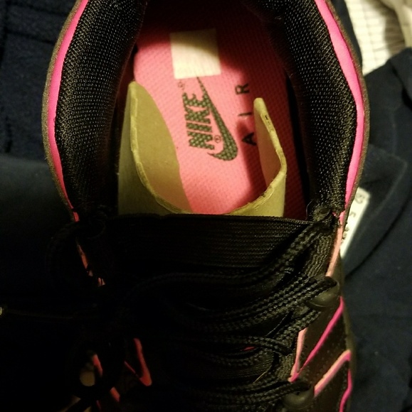 Nike air tempo size 7y fit like 8 in womens - Picture 2 of 3